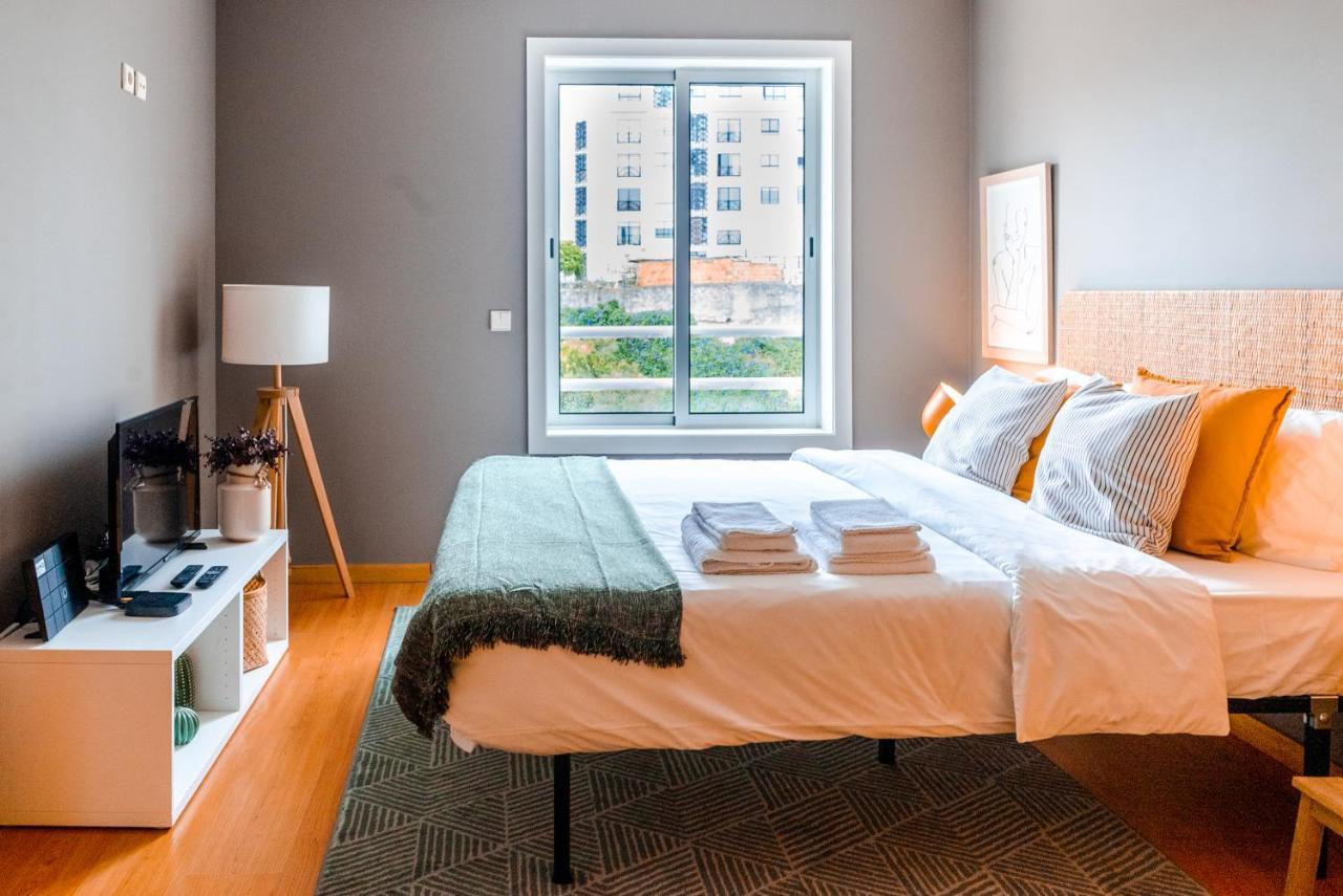 Sunny Studio In The Heart Of Lapa - 5Min Walk To Metro! Porto Exterior foto